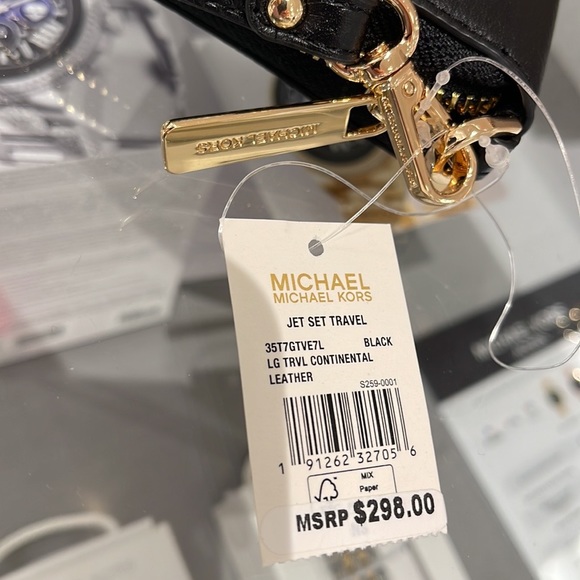 MICHAEL KORS LARGE TRAVEL CONTINENTAL WRISTLET WALLET PHONEHOLDER BLACK /Gold - Picture 13 of 16